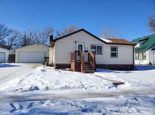 1412 1st St SE, Minot, ND 58701