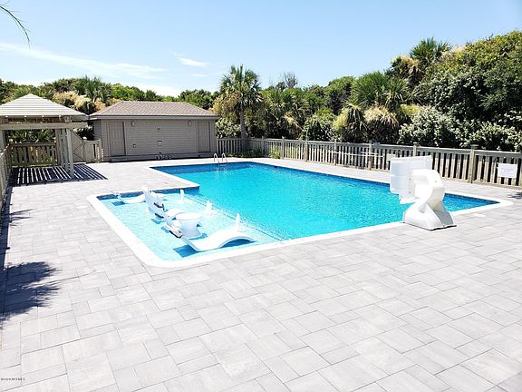 4th image of 24 E Beach Dr