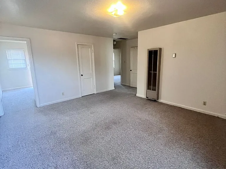 1710 N Union Ave — Photo 6