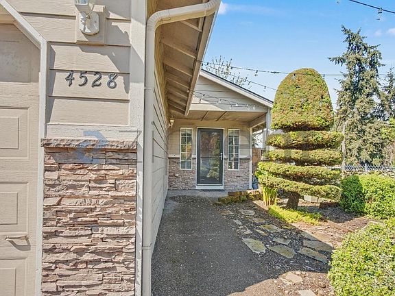 2nd image of 4528 NE 123rd Ave