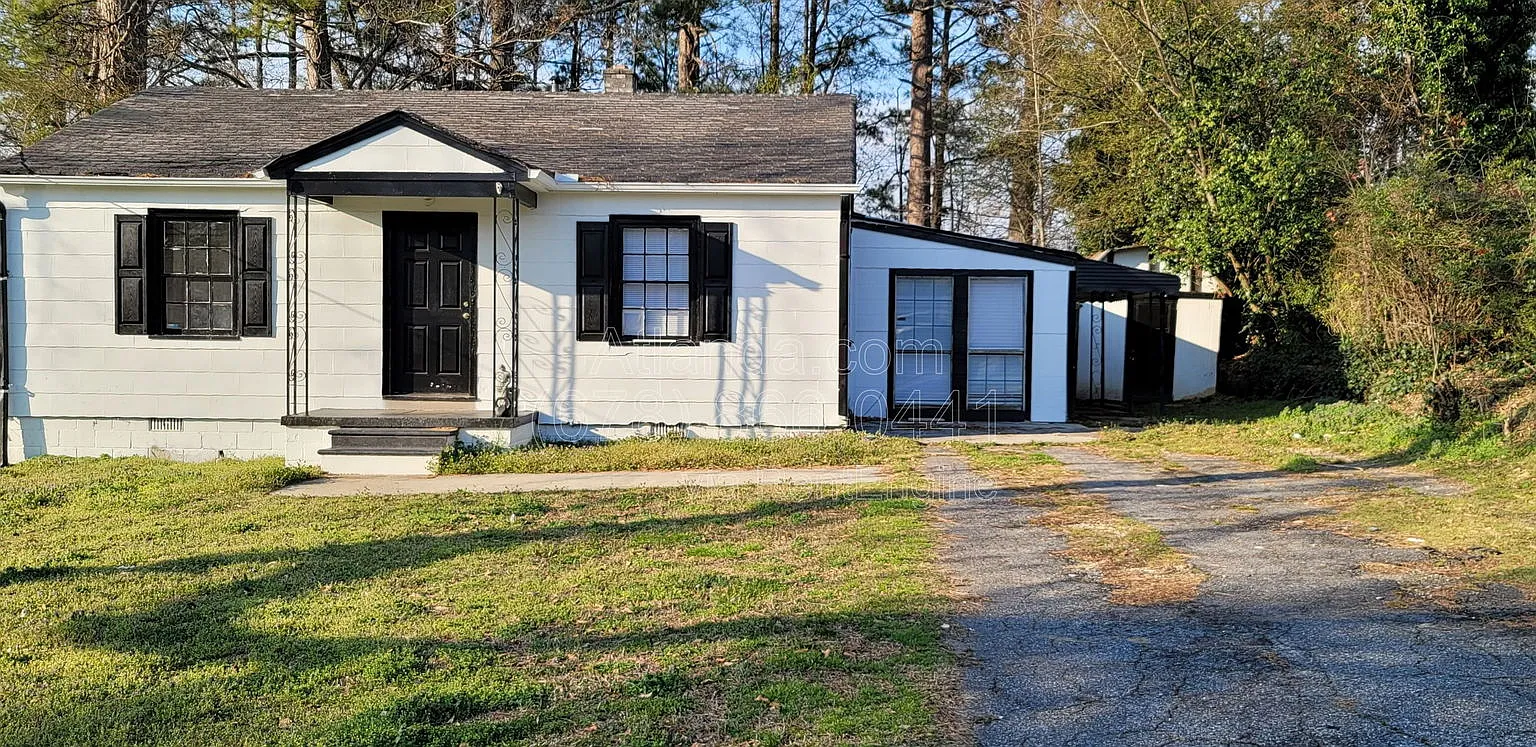 3 bed, 2.0 bath, 1345 sqft, $2,545 — Photo 2