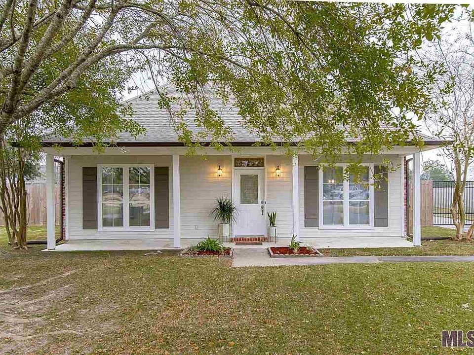 1st image of 39412 Woodlake Dr