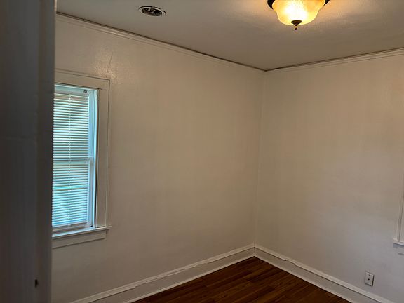 4th image of 1118 E North Ave