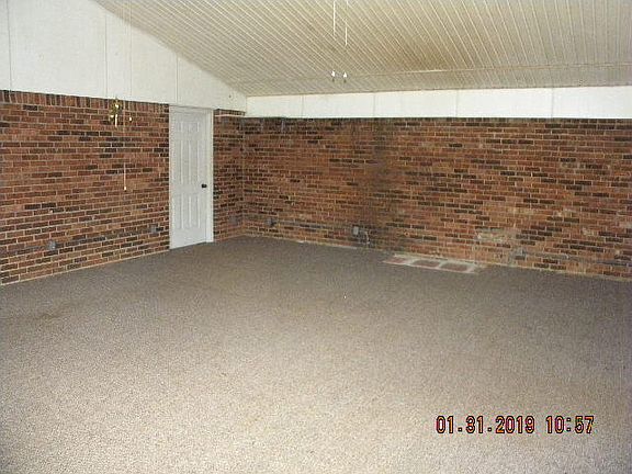 2nd image of 1011 Saint Johns Loop