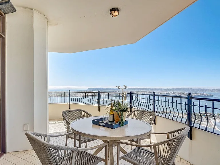 700 W Harbor Dr W #2902 — Photo 49