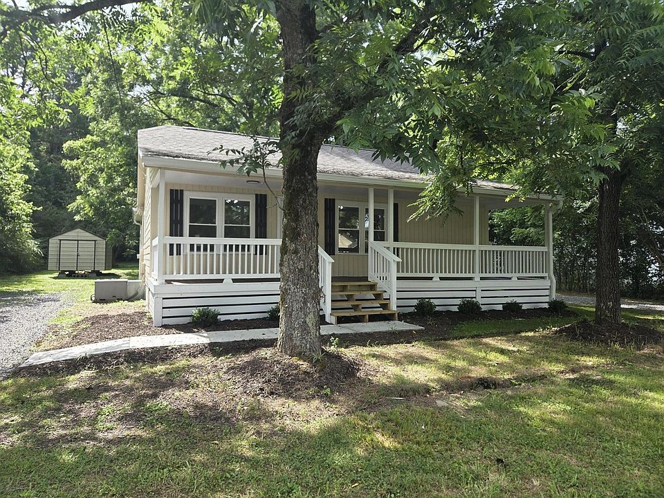 1st image of 220 Coffey Dr NE