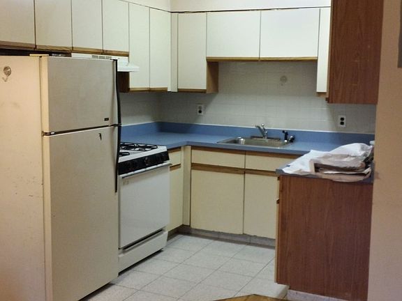 2nd image of 2656 30th St APT 2R