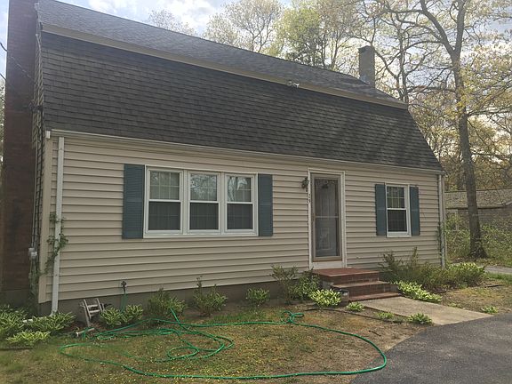 2nd image of 25 Carolyn Dr