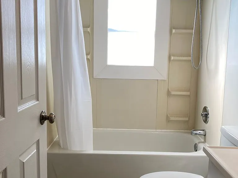 504 Henry St — Photo 21