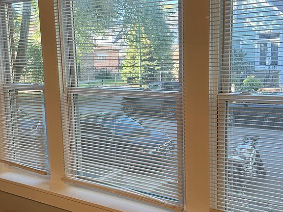 4th image of 2239 W Barry Ave #1