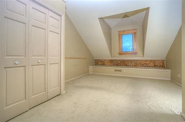 402 W Washington St #C — Photo 9