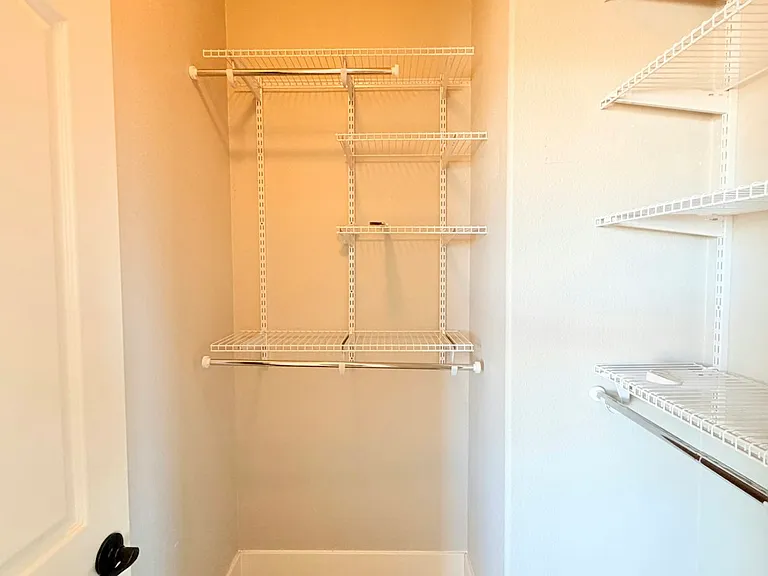 850 Monterey Ct — Photo 22