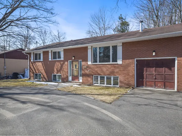 455 Louise St, Gravenhurst, ON P1P 1C7