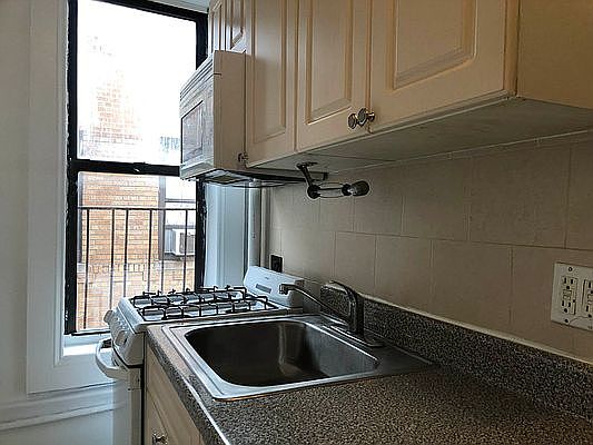 3rd image of 620 Saint Nicholas Ave #6J