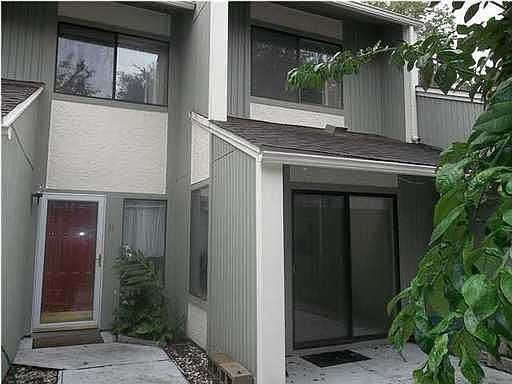 1st image of 900 Bay Dr APT 31