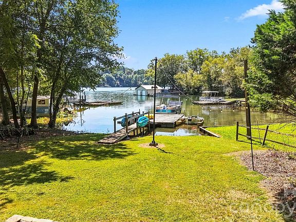 2nd image of 35 Loudonya Ln