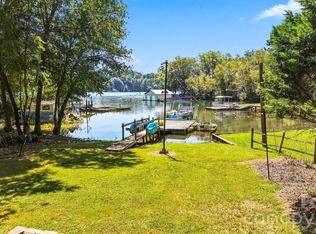 35 Loudonya Ln, Hickory, NC 28601