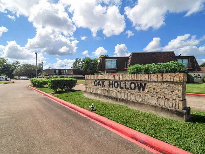 Oak Hollow Apartments