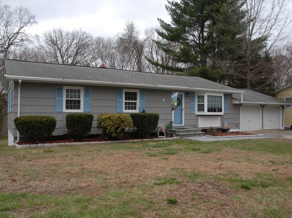 21 Oakwood Dr, Seymour, CT 06483