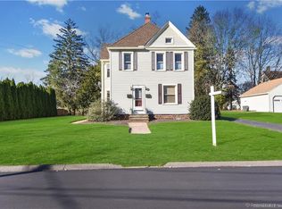 23 Pleasant St, Cromwell, CT 06416