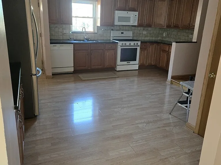 7139 W 74th Pl — Photo 11