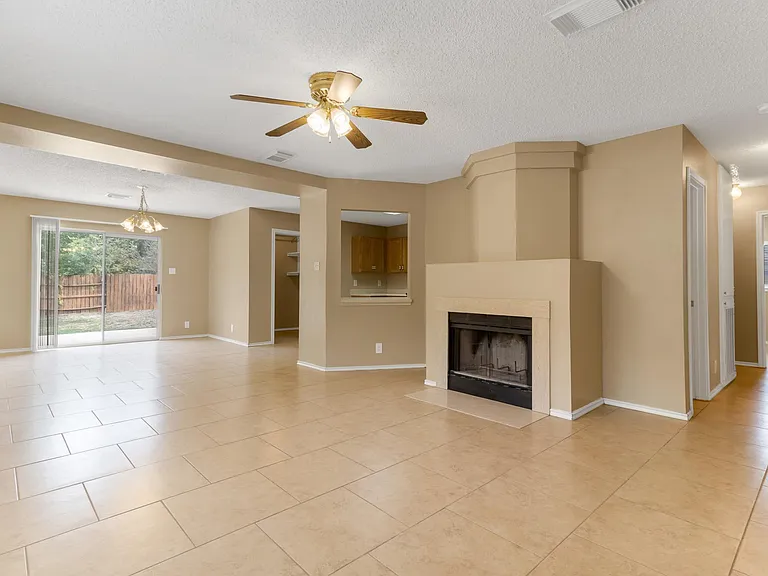 6315 Regency Ln — Photo 9