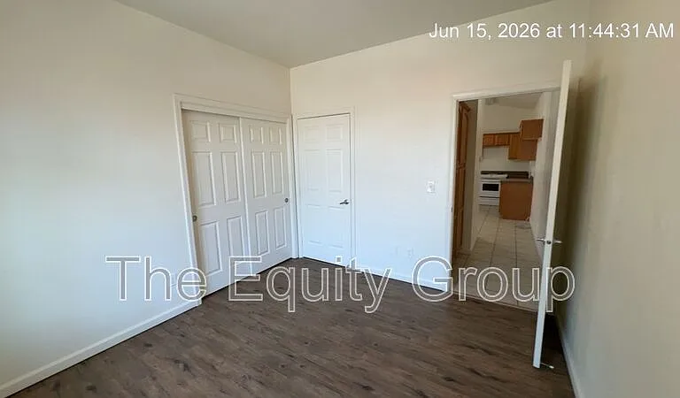 1319 S Crowe St #B — Photo 8