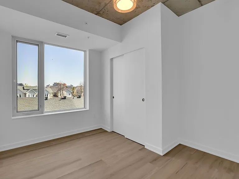 36 Robinson Ave — Photo 57