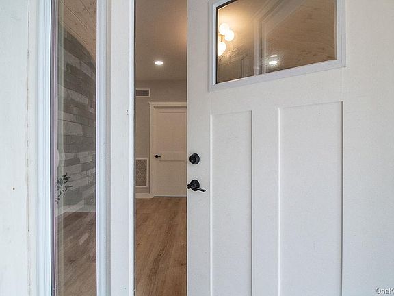 4th image of 330 Vista Maria Road