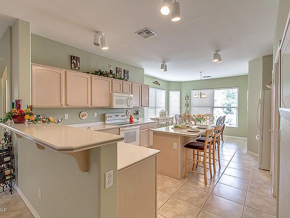 3rd image of 6211 S Bradshaw Way