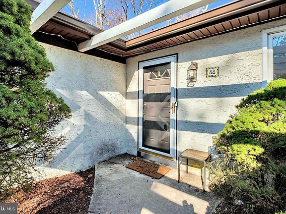 4th image of 88 Tallowood Dr