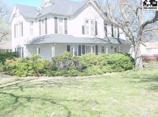 104 N Locust St, Inman, KS 67546