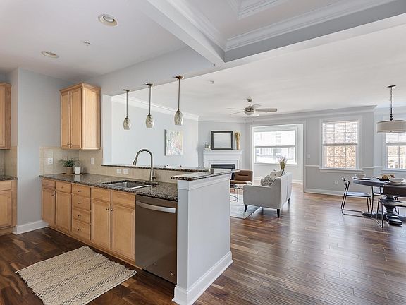 4th image of 10410 Rosegate Ct #201