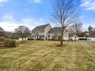 10 Jamie Ln, Hopkinton, MA 01748