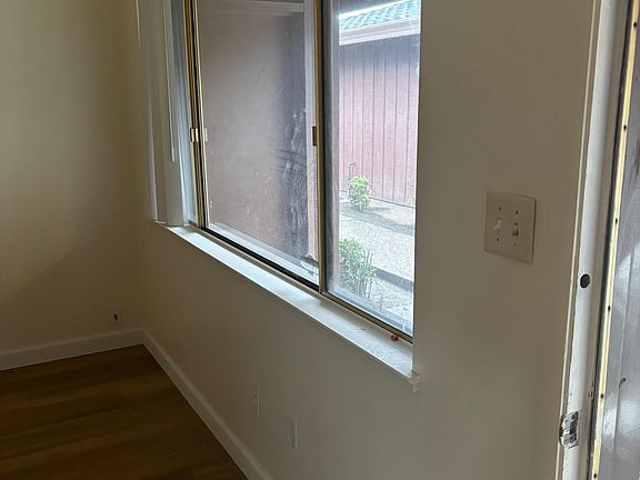 5th image of 3048 W Swain Rd