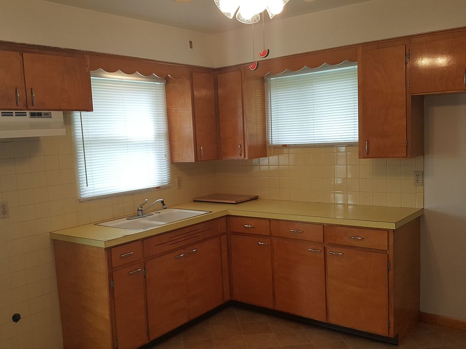 1st image of 110 Scharlotte Ave
