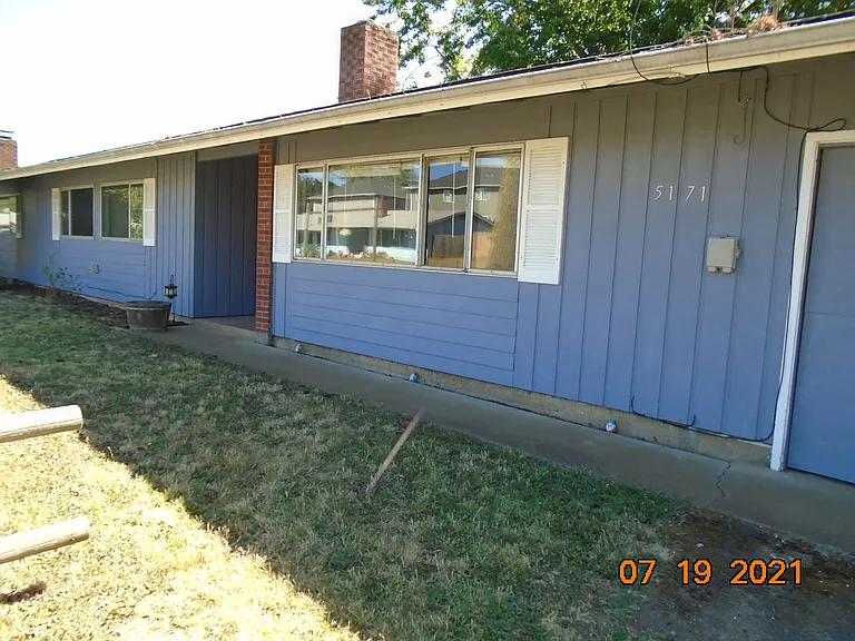 5171 NE Willamette Ave — Photo 1