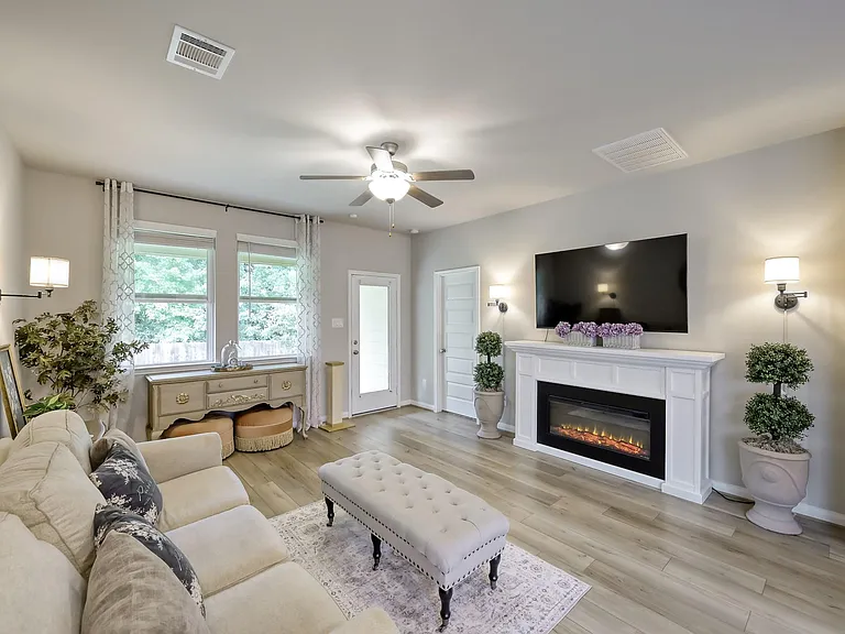 7099 Silverleaf Oak St — Photo 10