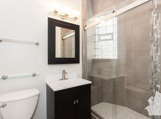 724 W Oakdale Ave #223, Chicago, IL 60657