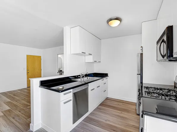 117 Pacific St. in Sant Monica - 1 block to the beach and Main St!, 117 Pacific St APT 202, Santa Monica, CA 90405