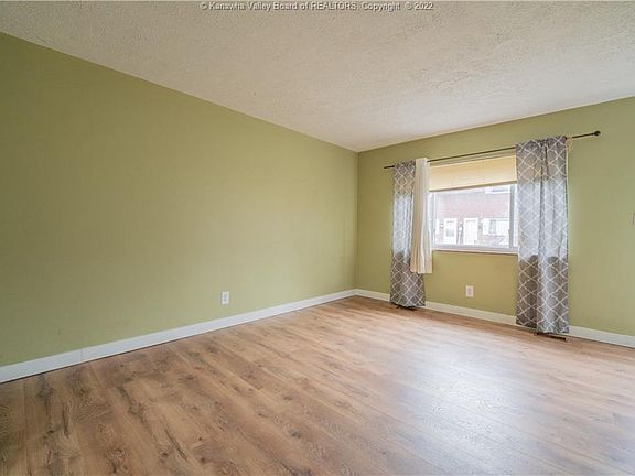 5th image of 827 Glendale Ave