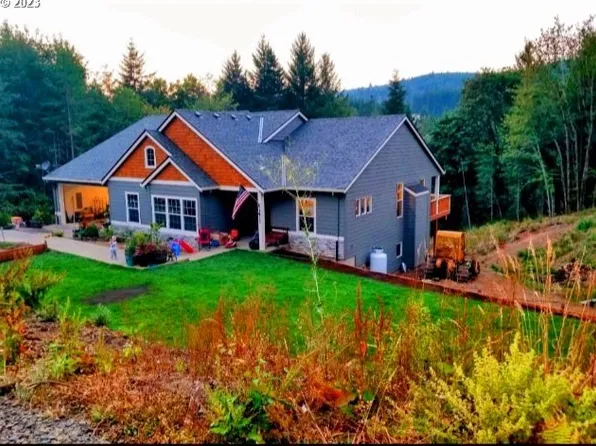 38233 SW Laurelwood Rd, Gaston, OR 97119