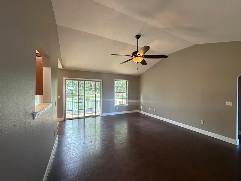 260 Roundhill Rd — Photo 16