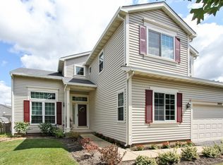 7422 Inglenook Ln, Gurnee, IL 60031