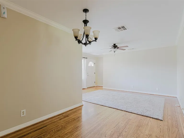 5210 De Lange Ln — Photo 9