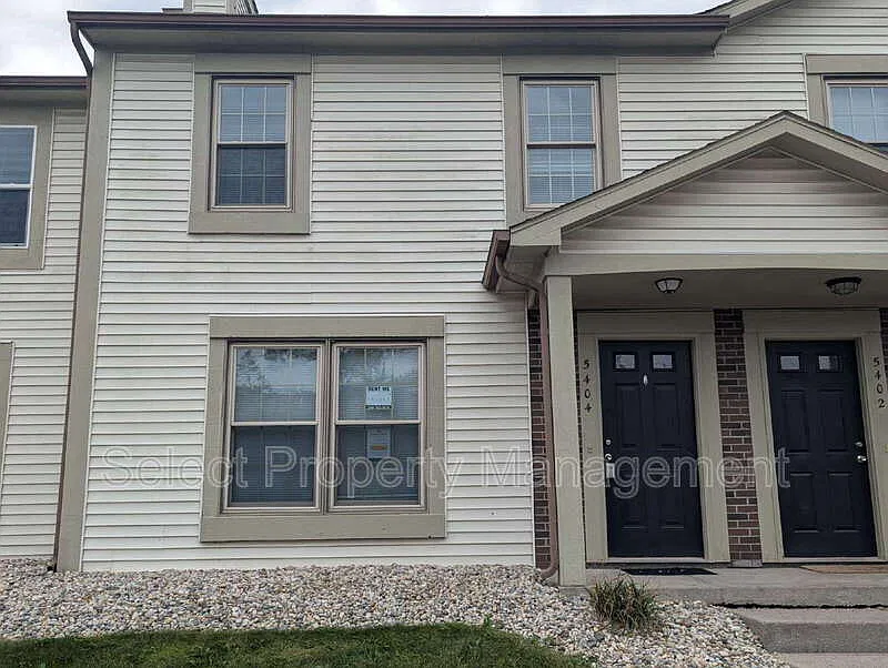 3 bed, 1.5 bath, 1240 sqft, $1,399 — Photo 2