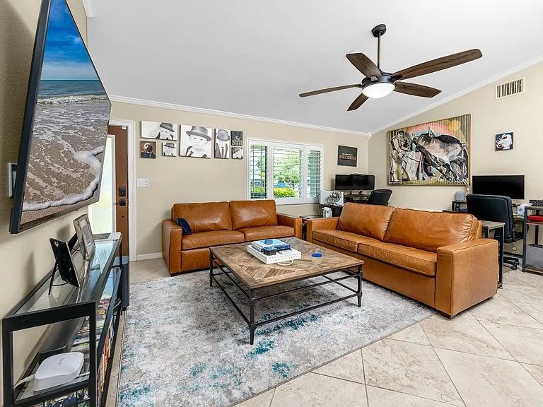 12103 71st Way - Living room and office