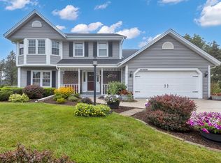 N63W14340 Ash Dr, Menomonee Falls, WI 53051