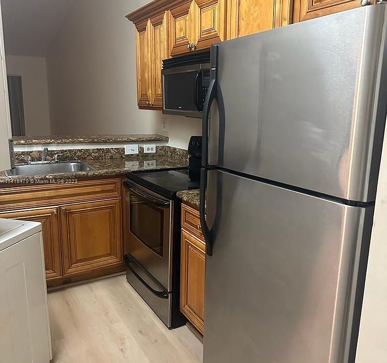 1st image of 9895 Nob Hill Ln #9895