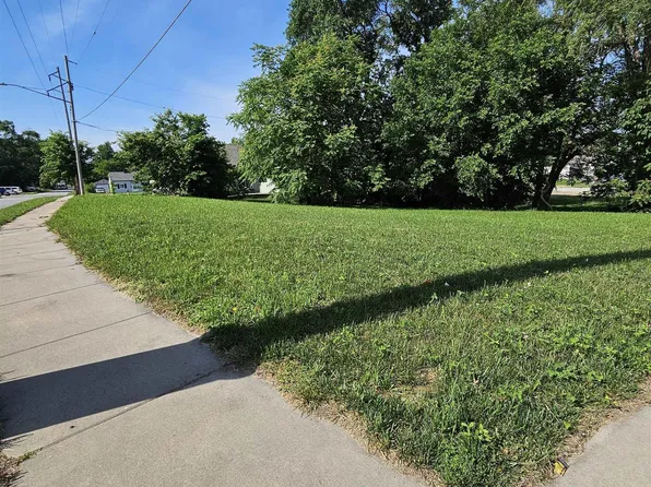 3603 Lake St, Omaha, NE 68111